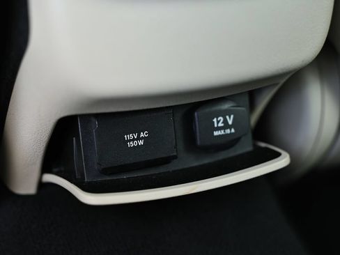Used 2017 Mercedes-Benz E 400 4MATIC Wagon image 26