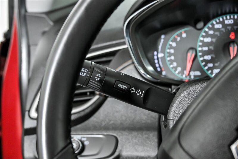 Used 2020 Chevrolet Trax LT AWD/4WD image 24