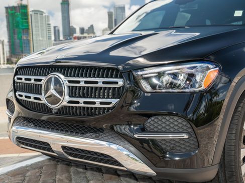 Used 2025 Mercedes-Benz GLE 450 4MATIC image 11