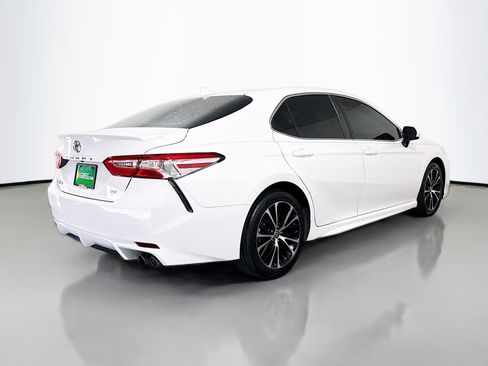 Used 2020 Toyota Camry SE image 10