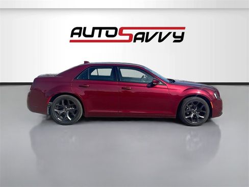 Used 2022 Chrysler 300 S image 8