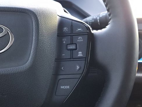 Used 2024 Toyota Prius XLE image 27