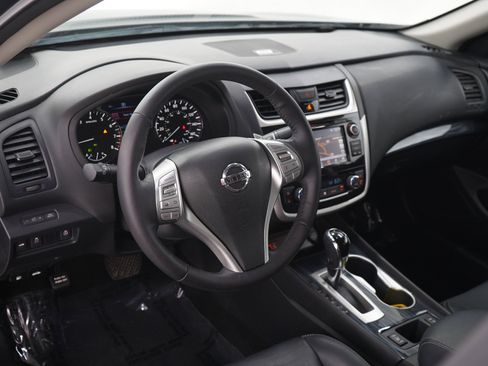 Used 2018 Nissan Altima 2.5 SL w/ 2.5 SL Technology Package FWD image 21