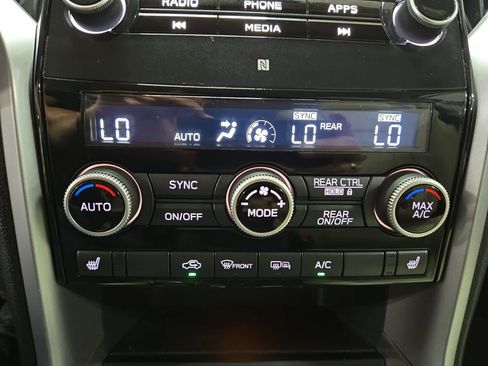 Used 2019 Subaru Ascent Limited w/ Popular Package #3 AWD/4WD image 29
