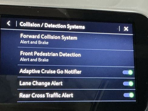 Used 2022 Chevrolet Equinox RS w/ RS Leather Package image 13