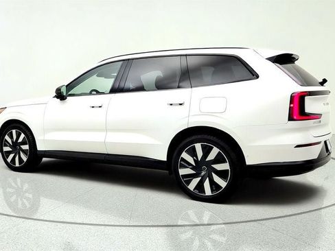 Used 2025 Volvo EX90 Ultra AWD/4WD image 7