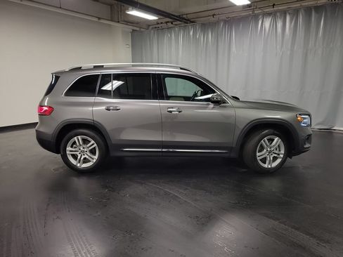 Used 2022 Mercedes-Benz GLB 250 4MATIC w/ Premium Package Lite image 9