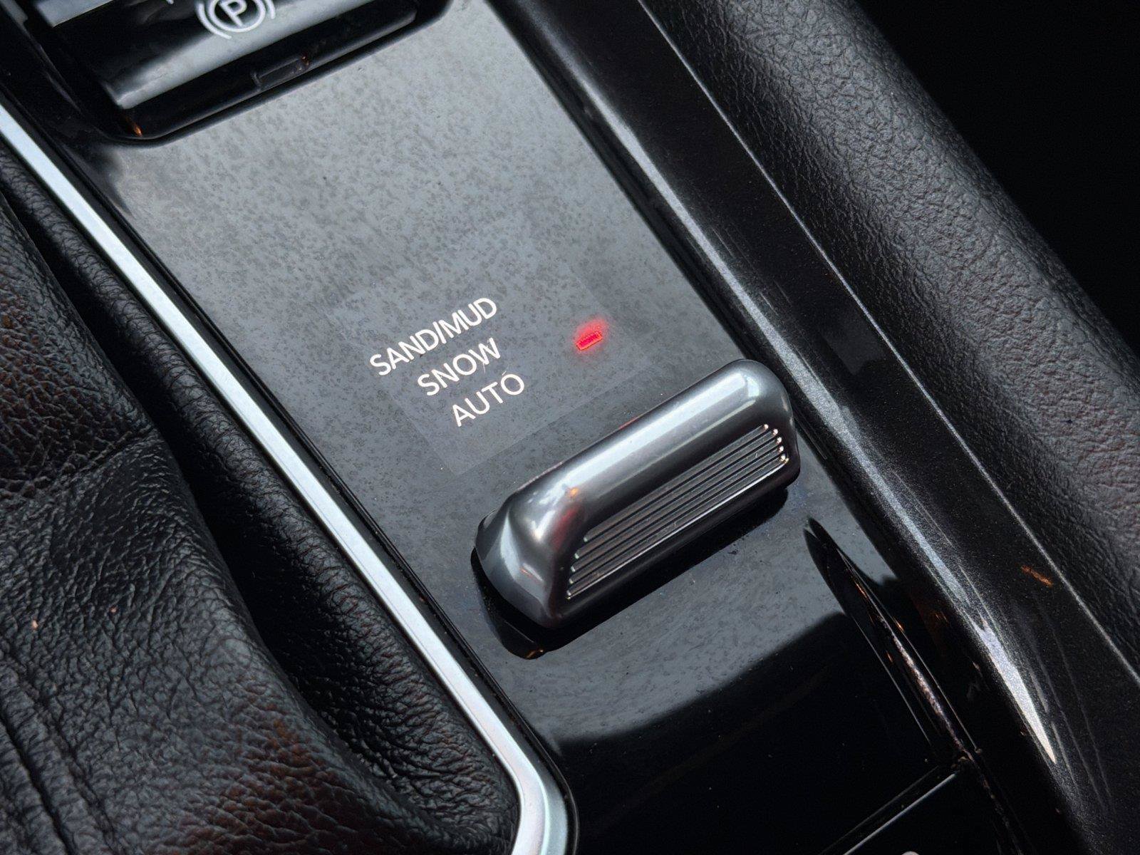 Used 2024 Jeep Compass Latitude AWD/4WD image 30