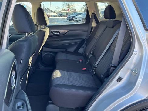 Used 2019 Nissan Rogue SV w/ Premium Package image 16