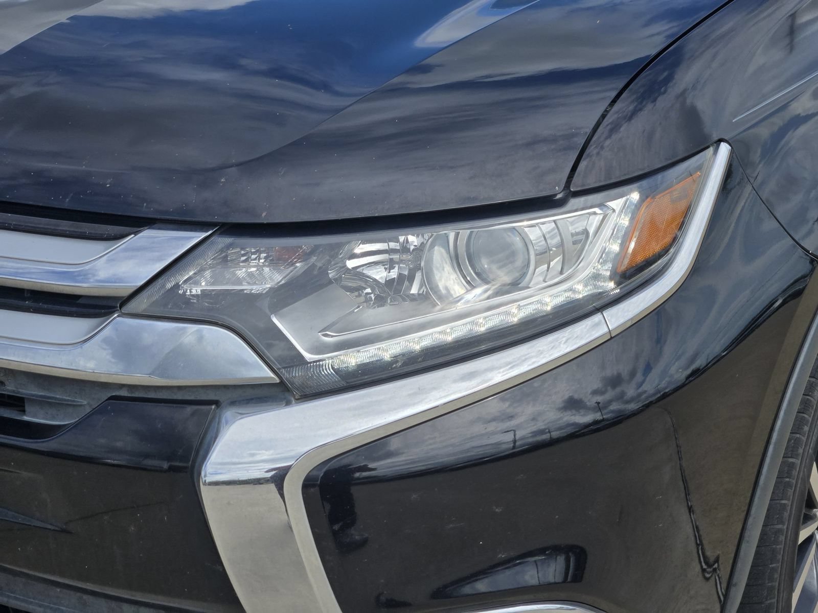 Used 2017 Mitsubishi Outlander SE FWD image 10