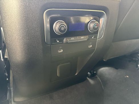 Used 2022 Chevrolet Suburban RST image 19