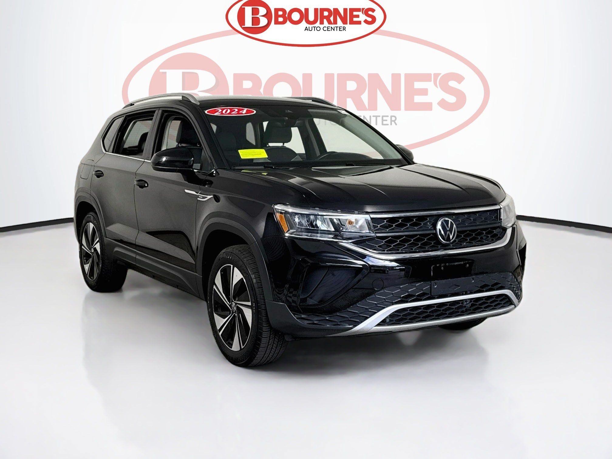Used 2024 Volkswagen Taos SE AWD/4WD image 1