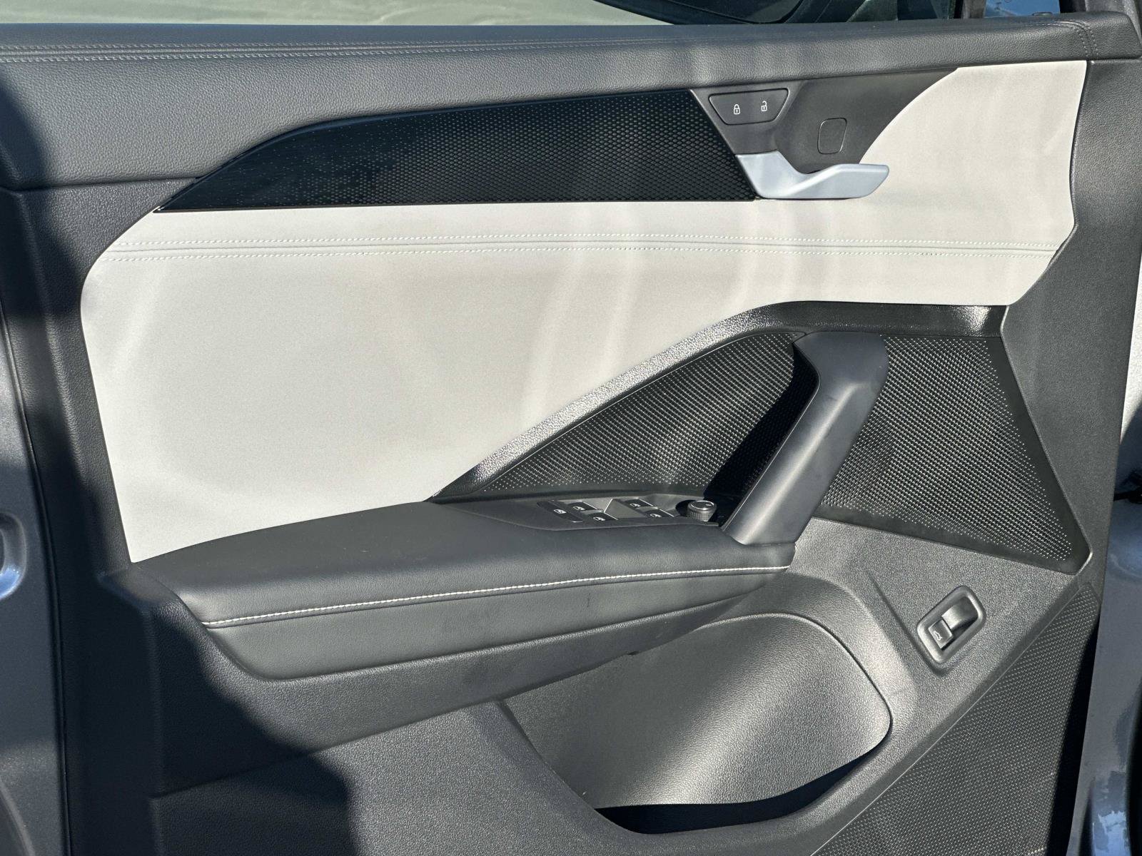 Certified 2026 Volkswagen Tiguan SE FWD image 19