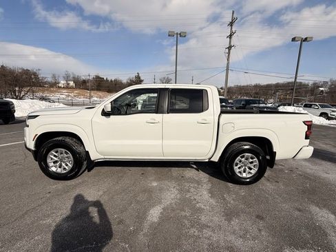 Certified 2024 Nissan Frontier SV w/ Technology Package image 8