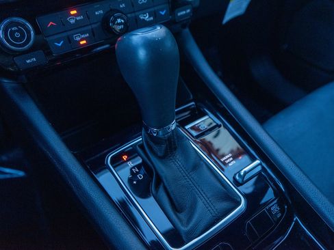 Used 2023 Jeep Compass Limited image 20