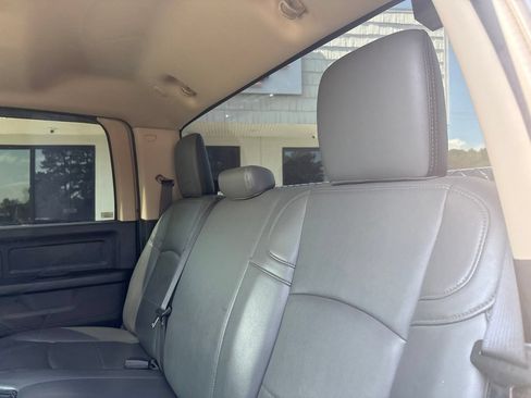 Used 2020 RAM 2500 Tradesman w/ Chrome Appearance Group AWD/4WD image 4