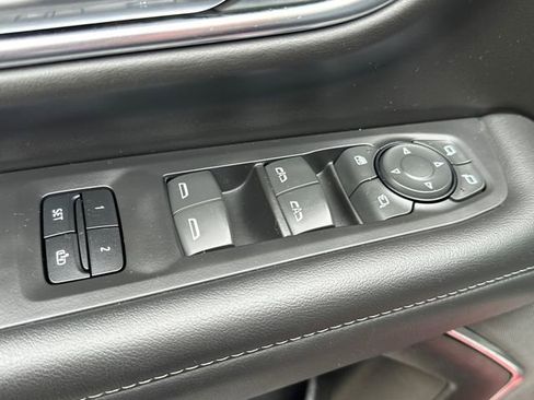 Used 2023 Chevrolet Tahoe Z71 w/ Luxury Package image 28