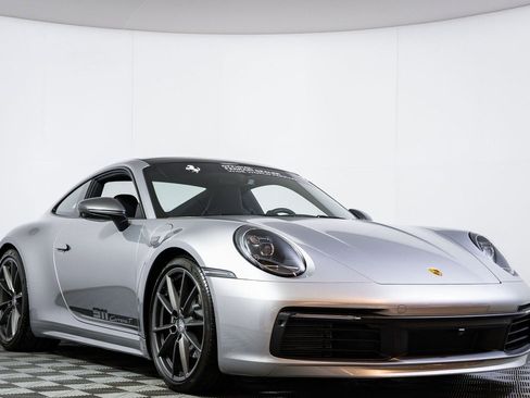 Used 2024 Porsche 911 Carrera T image 3