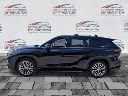 Used 2024 Toyota Highlander Platinum image 7