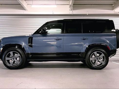 New 2026 Land Rover Defender 110 X-Dynamic SE image 3