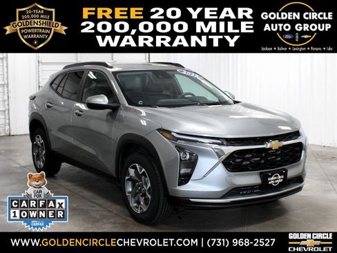 Used 2025 Chevrolet Trax LT FWD image 1
