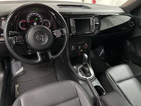 Used 2018 Volkswagen Beetle 2.0T FWD image 13