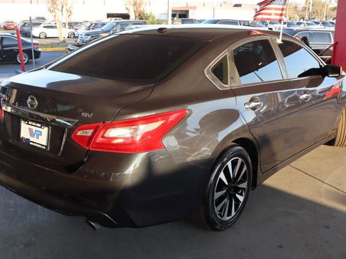 Used 2018 Nissan Altima 2.5 SV image 5