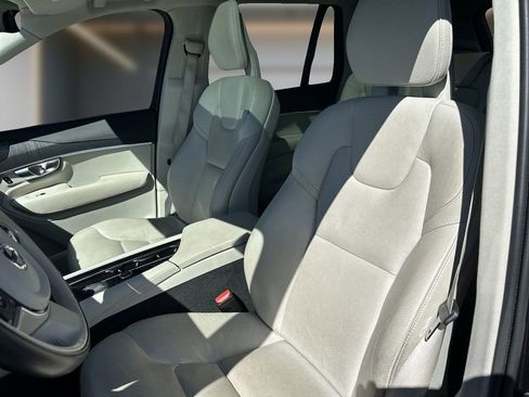 Used 2020 Volvo XC90 T5 Momentum w/ Protection Package Premier image 7