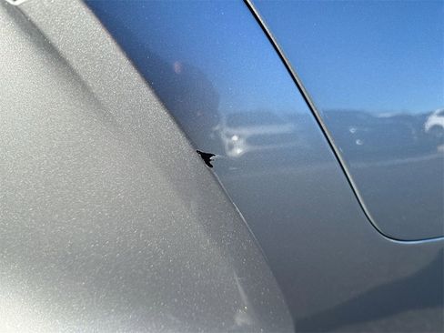 Used 2020 Toyota Highlander XLE image 32