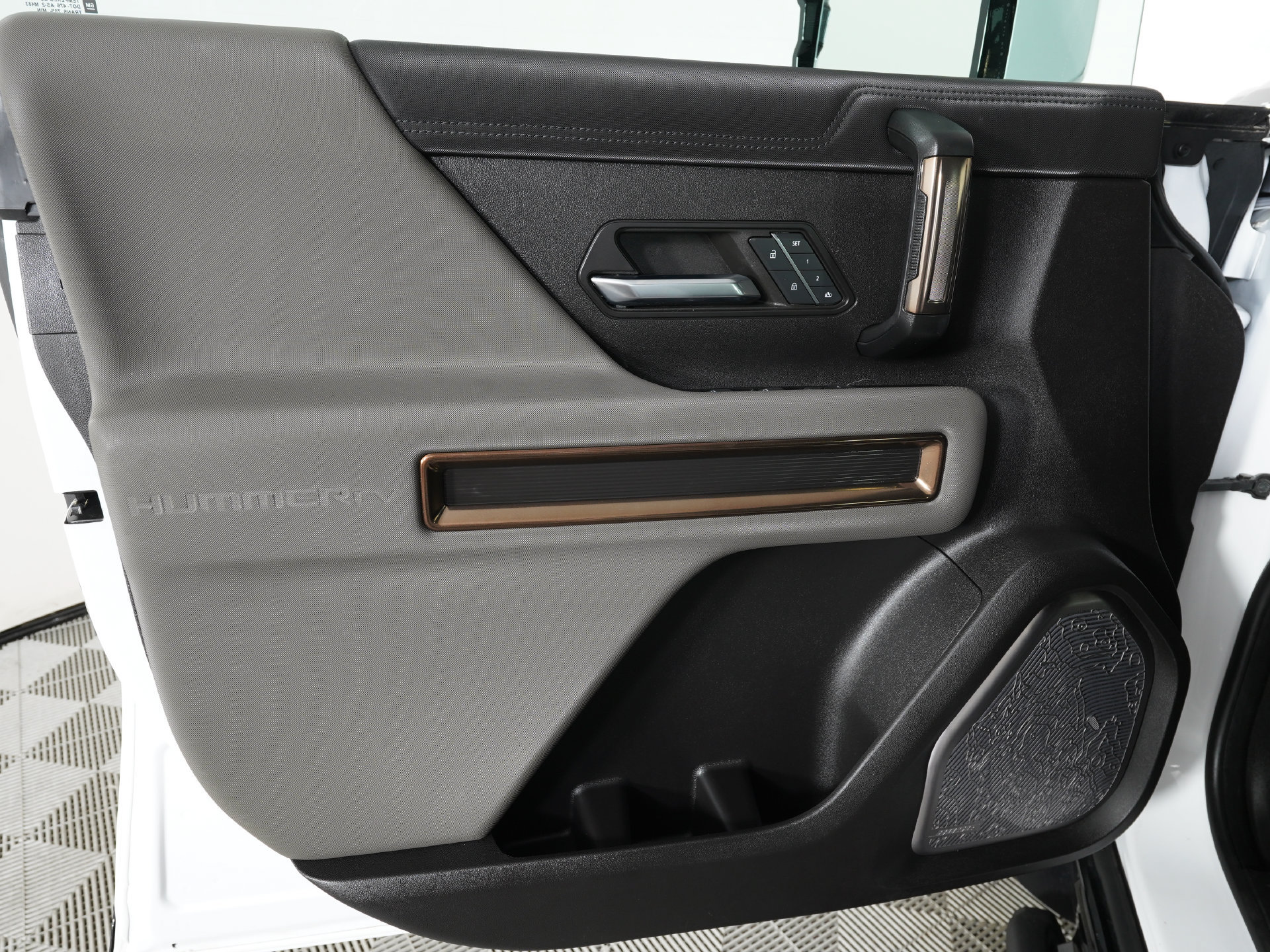 Used 2024 GMC Hummer EV 2X w/ Extreme Off-Road Package AWD/4WD image 15