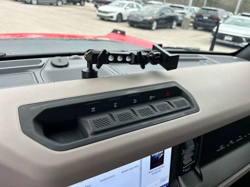 Used 2022 Ford Bronco Wildtrak image 26