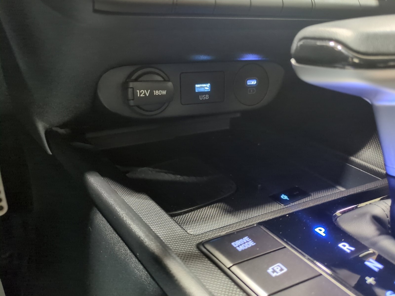 Used 2025 Hyundai Elantra Sport FWD image 22