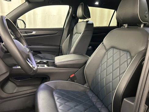 Used 2025 Volkswagen Atlas Cross Sport SEL Premium R-Line image 9