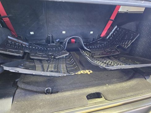 Used 2017 Jeep Wrangler Unlimited Rubicon w/ Quick Order Package 24Z Recon image 20