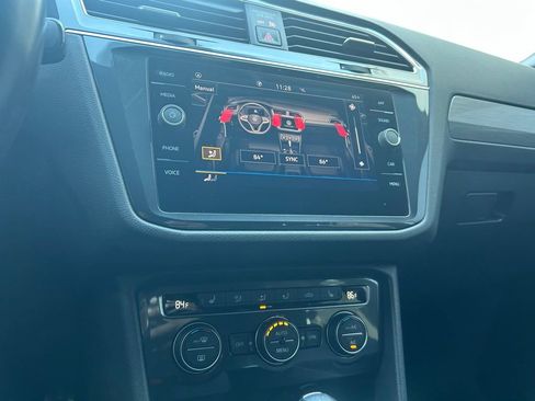 Used 2021 Volkswagen Tiguan SE R-Line image 53