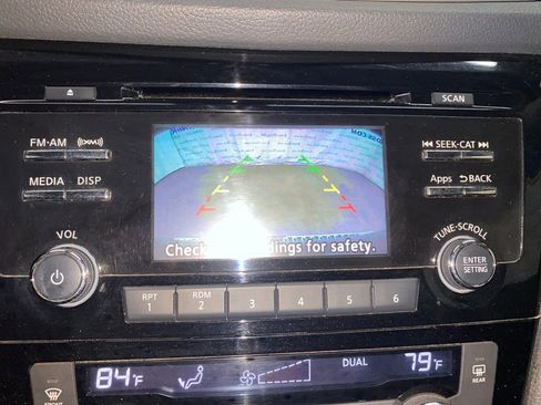 Used 2014 Nissan Rogue SV AWD/4WD image 23
