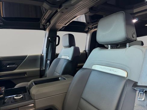 Used 2025 GMC Hummer EV 2X AWD/4WD image 8