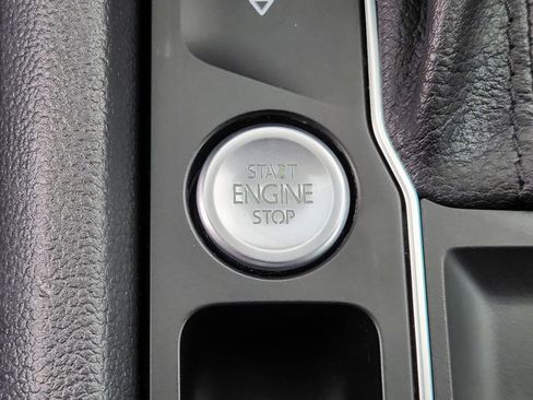 Used 2018 Volkswagen Atlas SE image 20