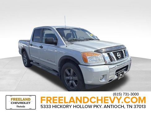 Used 2015 Nissan Titan SV w/ SV Value Truck Package image 1