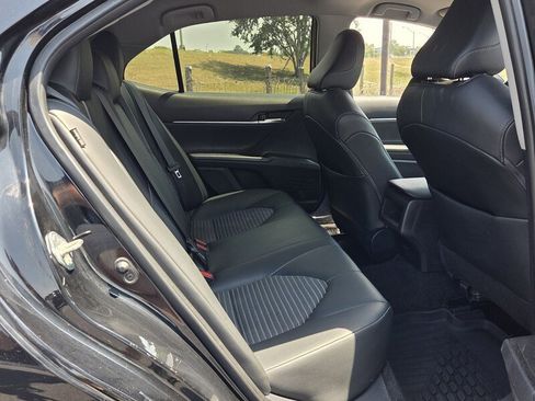 Used 2022 Toyota Camry SE w/ Convenience Package FWD image 14