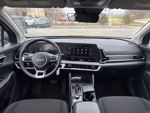 Used 2025 Kia Sportage LX AWD/4WD image 2