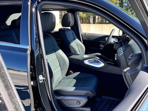 Used 2025 Mercedes-Benz GLE 350 4MATIC image 9