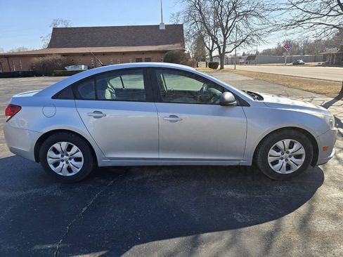 Used 2013 Chevrolet Cruze LS FWD image 5