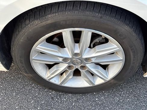 Used 2015 Toyota Avalon XLE image 6