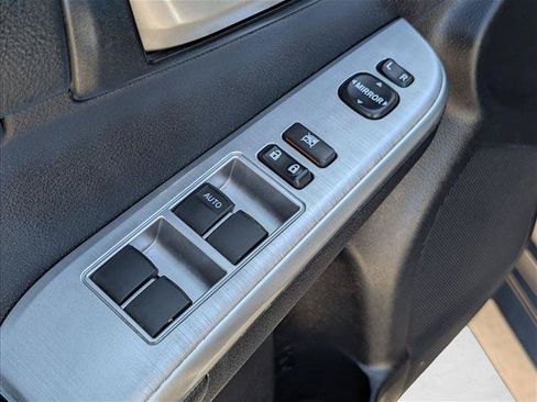 Used 2012 Toyota Camry SE w/ Leather Pkg FWD image 11