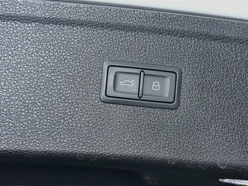 Used 2023 Audi Q5 2.0T Premium w/ Convenience Package AWD/4WD image 29
