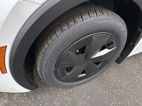 New 2026 Toyota Prius LE image 11