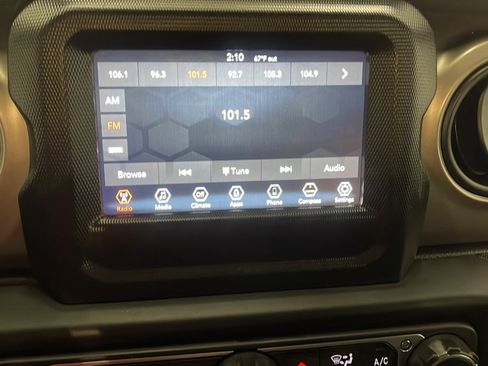Used 2020 Jeep Gladiator Sport w/ Quick Order Package 24S AWD/4WD image 8
