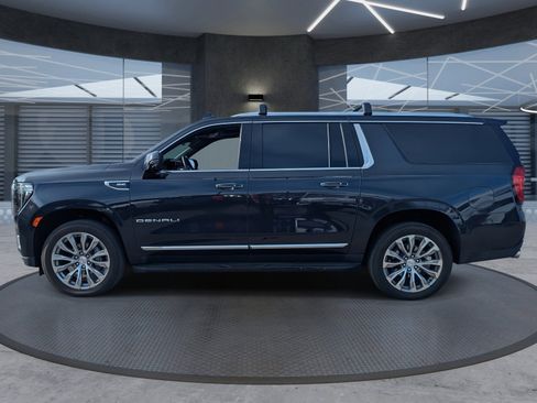 Used 2024 GMC Yukon XL Denali w/ Advanced Technology Package image 3