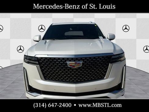 Used 2023 Cadillac Escalade Luxury AWD/4WD image 4